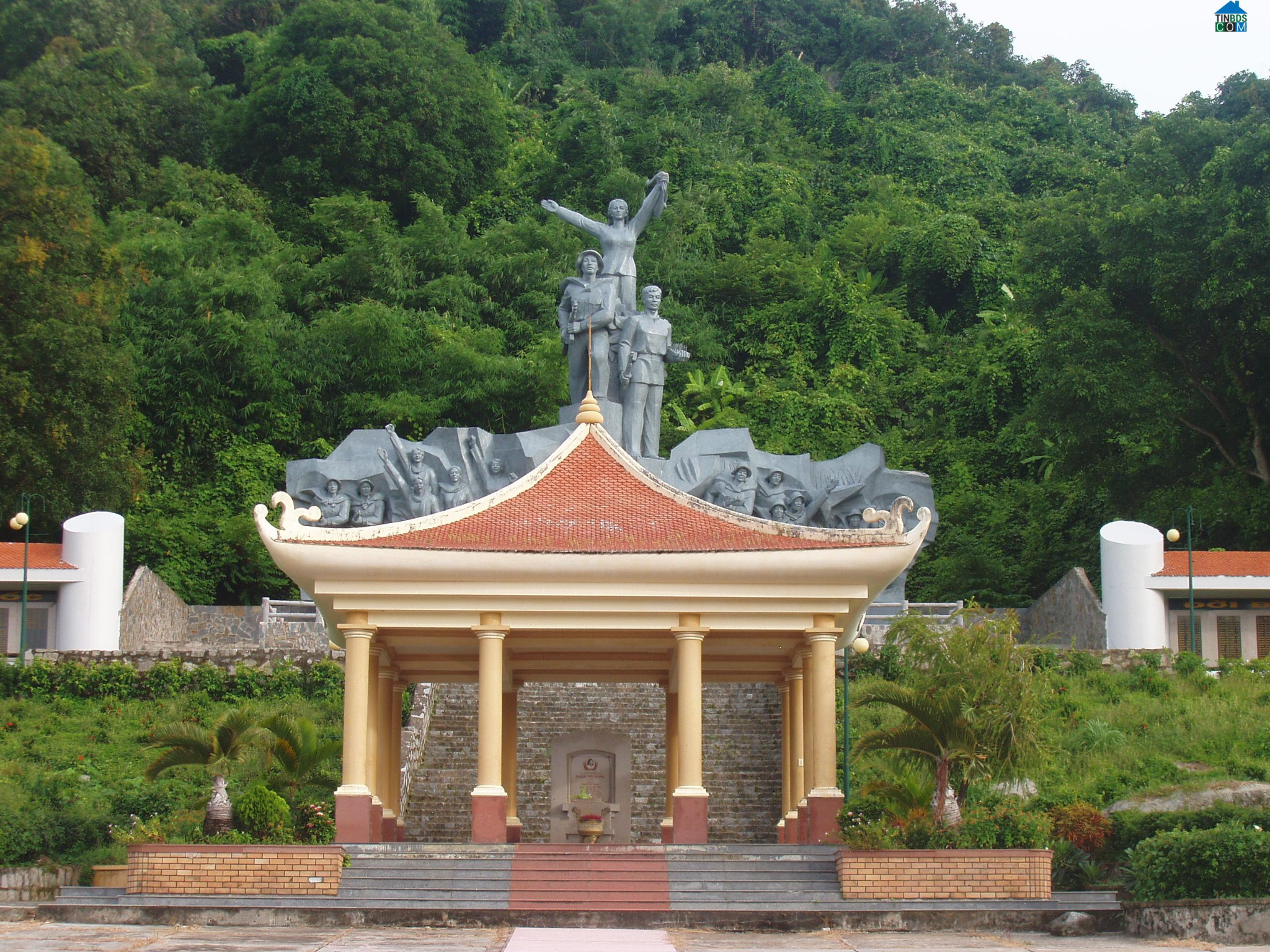 Khu di tích Ba Hòn là điểm tham quan nổi tiếng tại Hòn Đất
