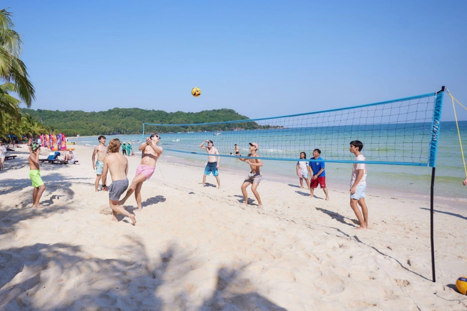 Tourists enjoy sports activities at Kem Beach