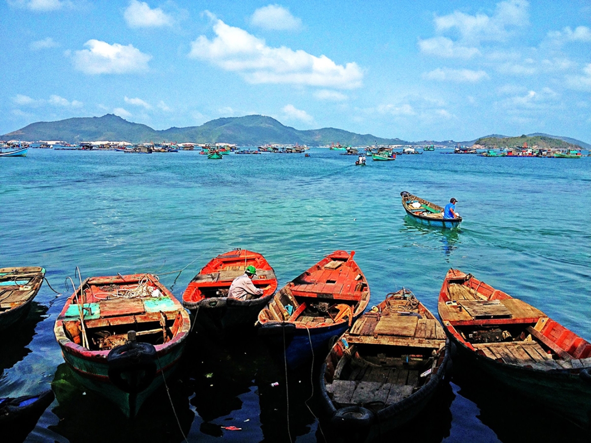 Thời điểm lý tưởng để tham quan Hòn Ngang Nam Du thường rơi vào mùa khô