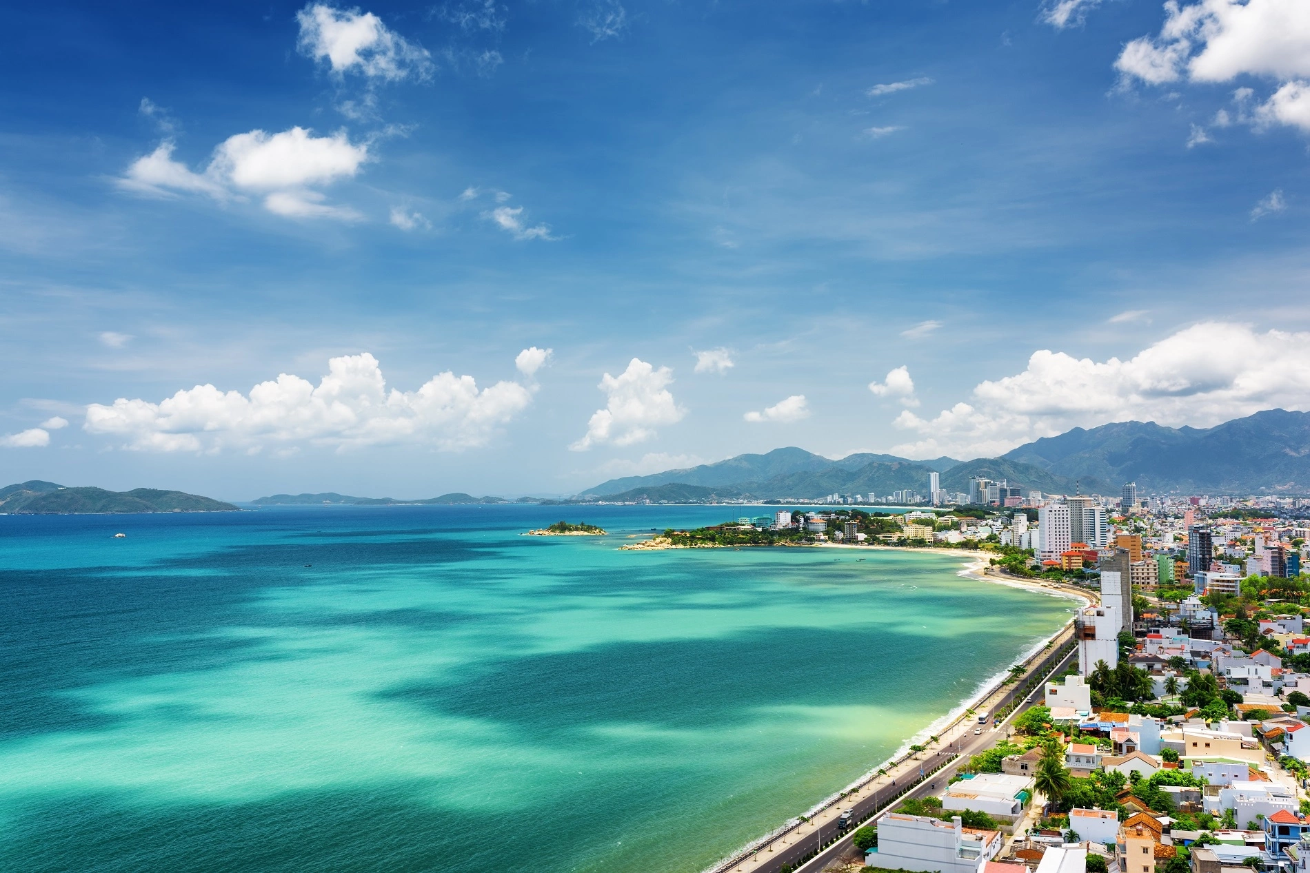Nha Trang là điểm đến biển đảo quen thuộc nhưng chưa bao giờ “hạ nhiệt”