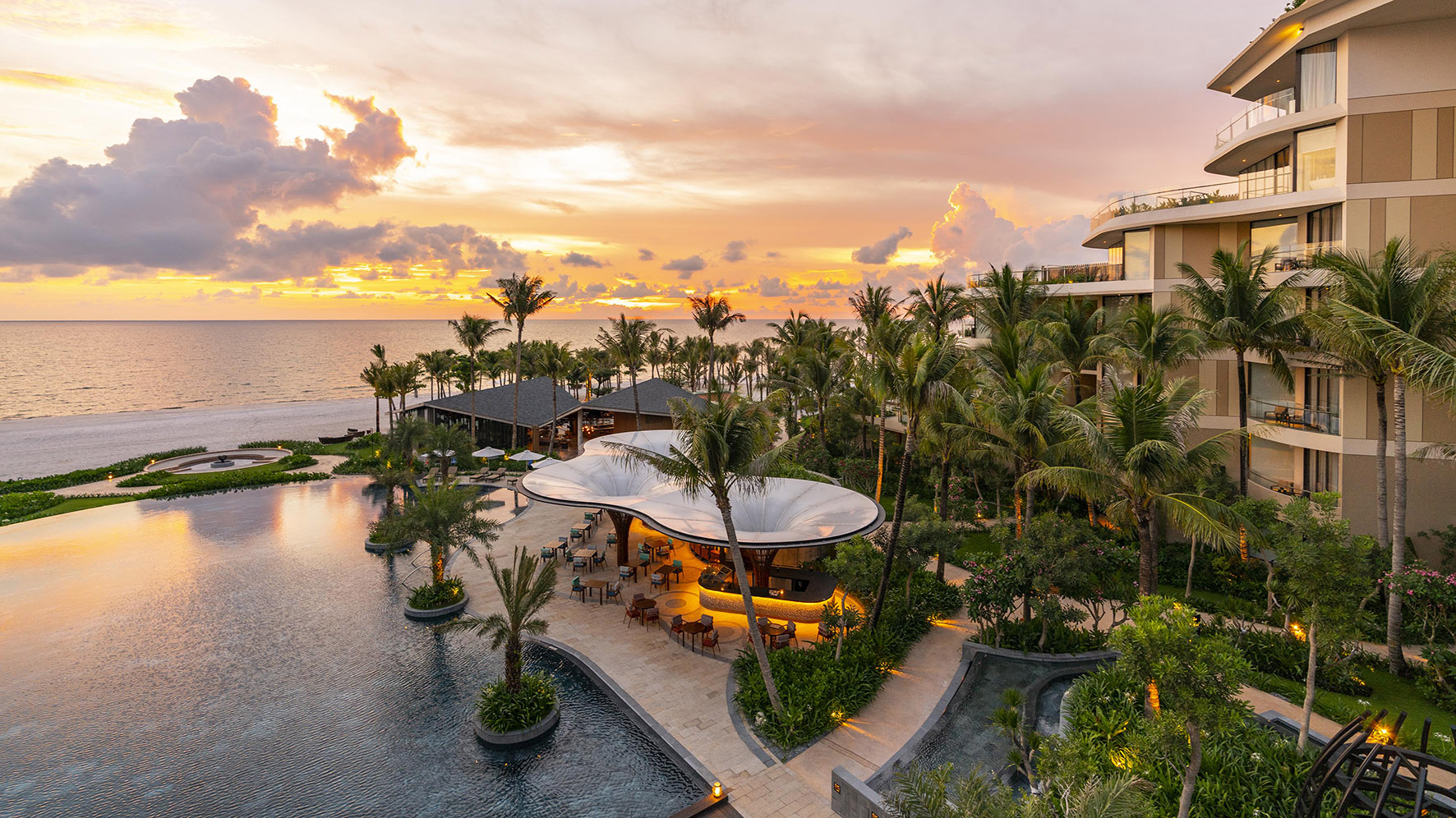 InterContinental Phu Quoc Long Beach Resort là một trong những resort phú quốc có bãi biển riêng tiêu biểu mang phong cách sang trọng và hiện đại