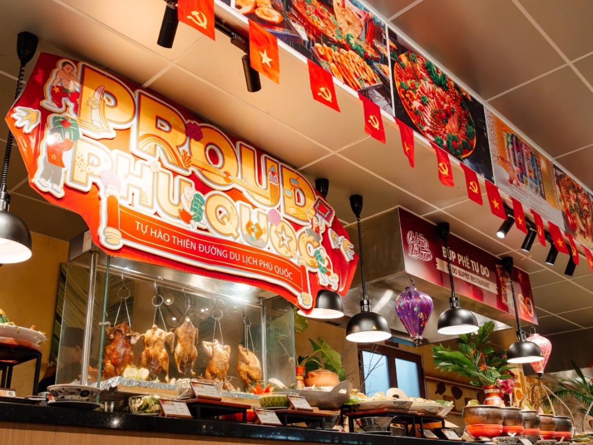 hưởng thức ẩm thực tại nhà hàng buffet Mango