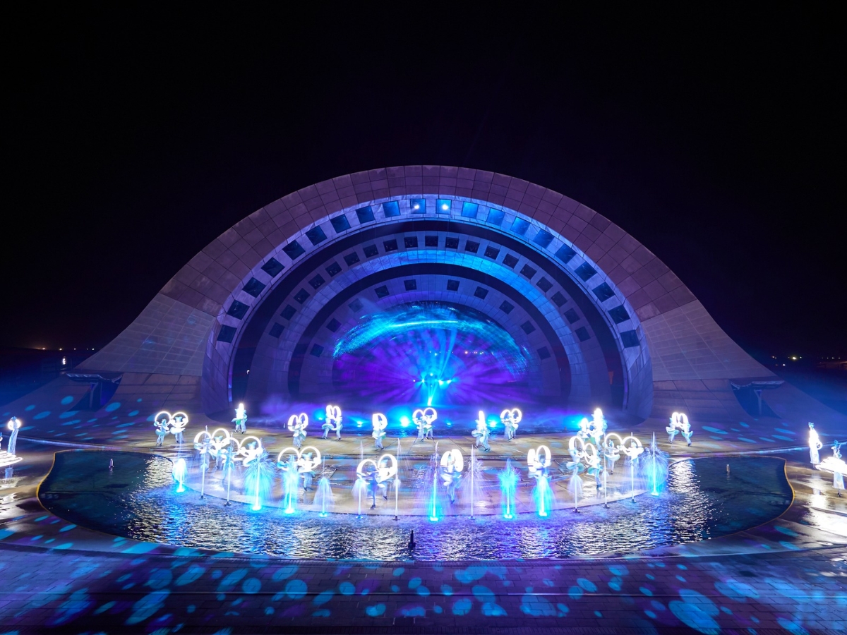 Mãn nhãn với show Nụ hôn của biển cả