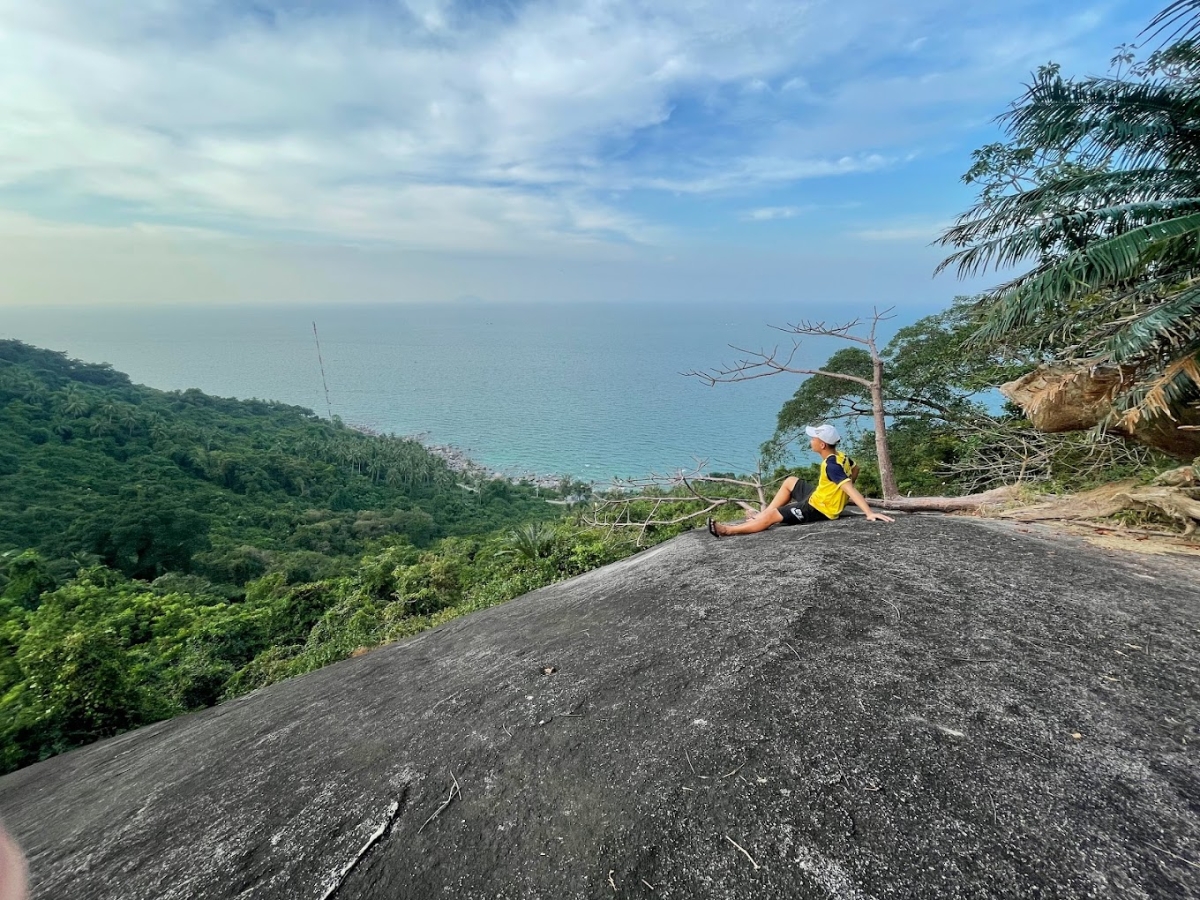 Trekking đỉnh Ông Rồng là một trải nghiệm thú vị