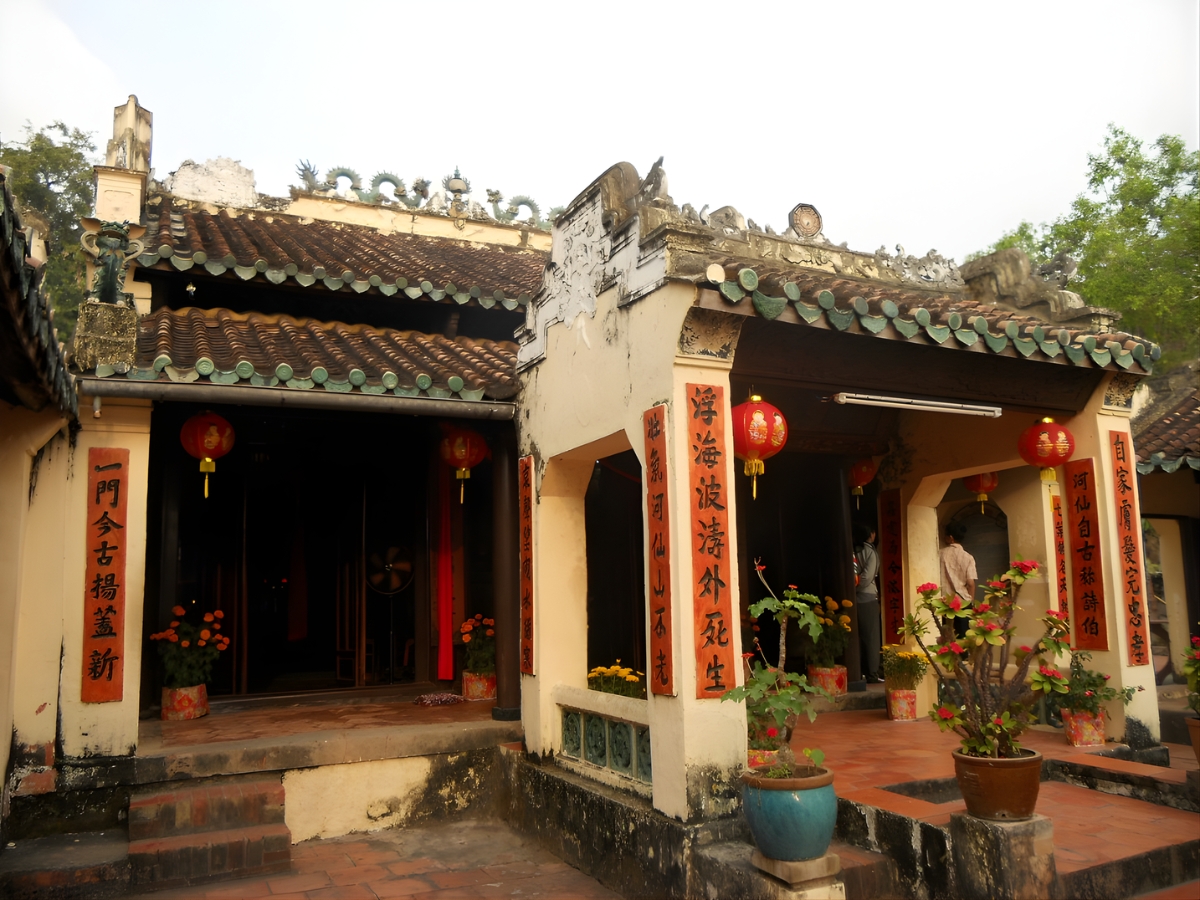 Trải nghiệm tham quan và tìm hiểu các di tích lịch sử