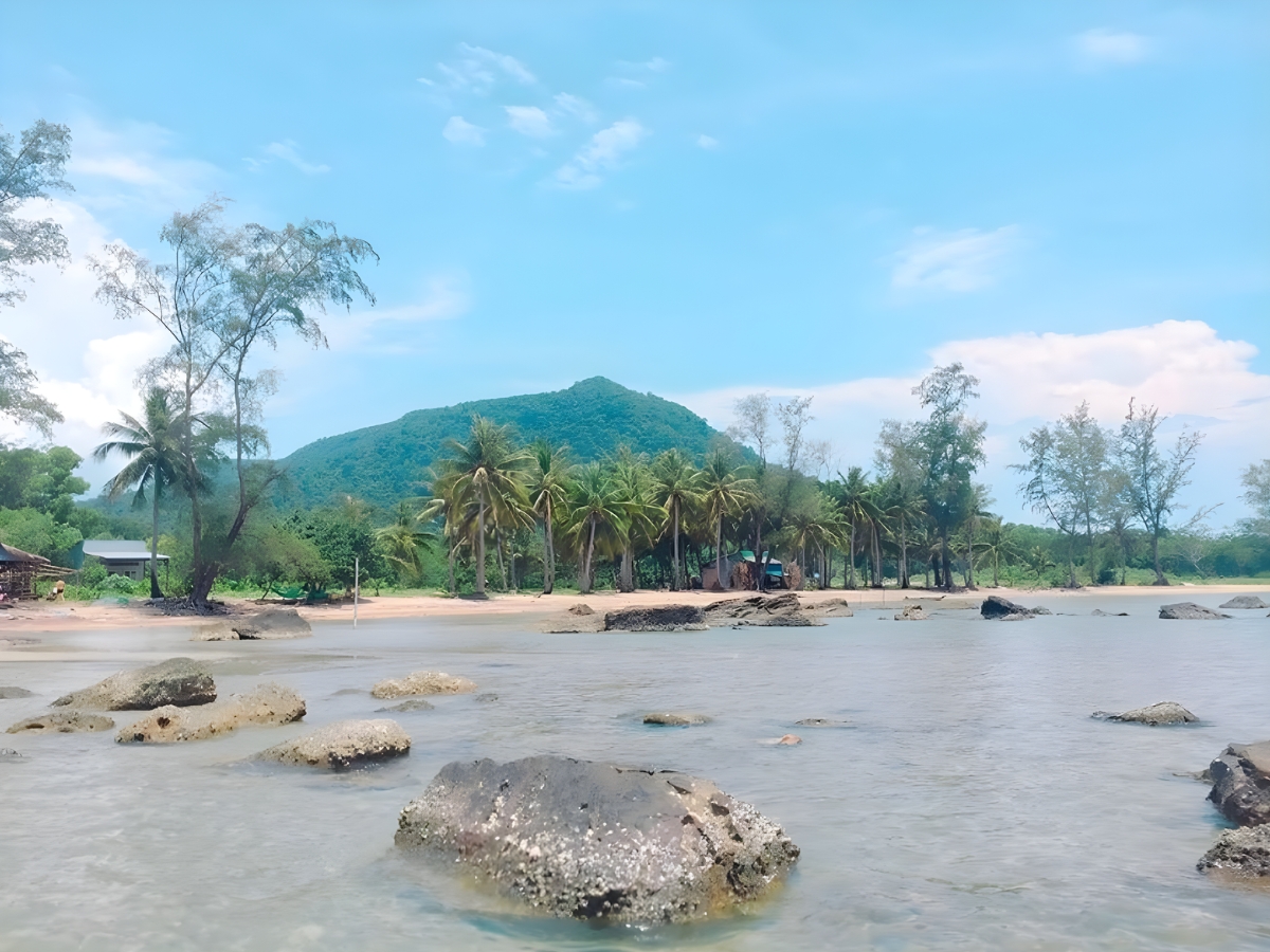 Mũi Trâu Nằm sở hữu cảnh tự nhiên đẹp và không gian yên bình