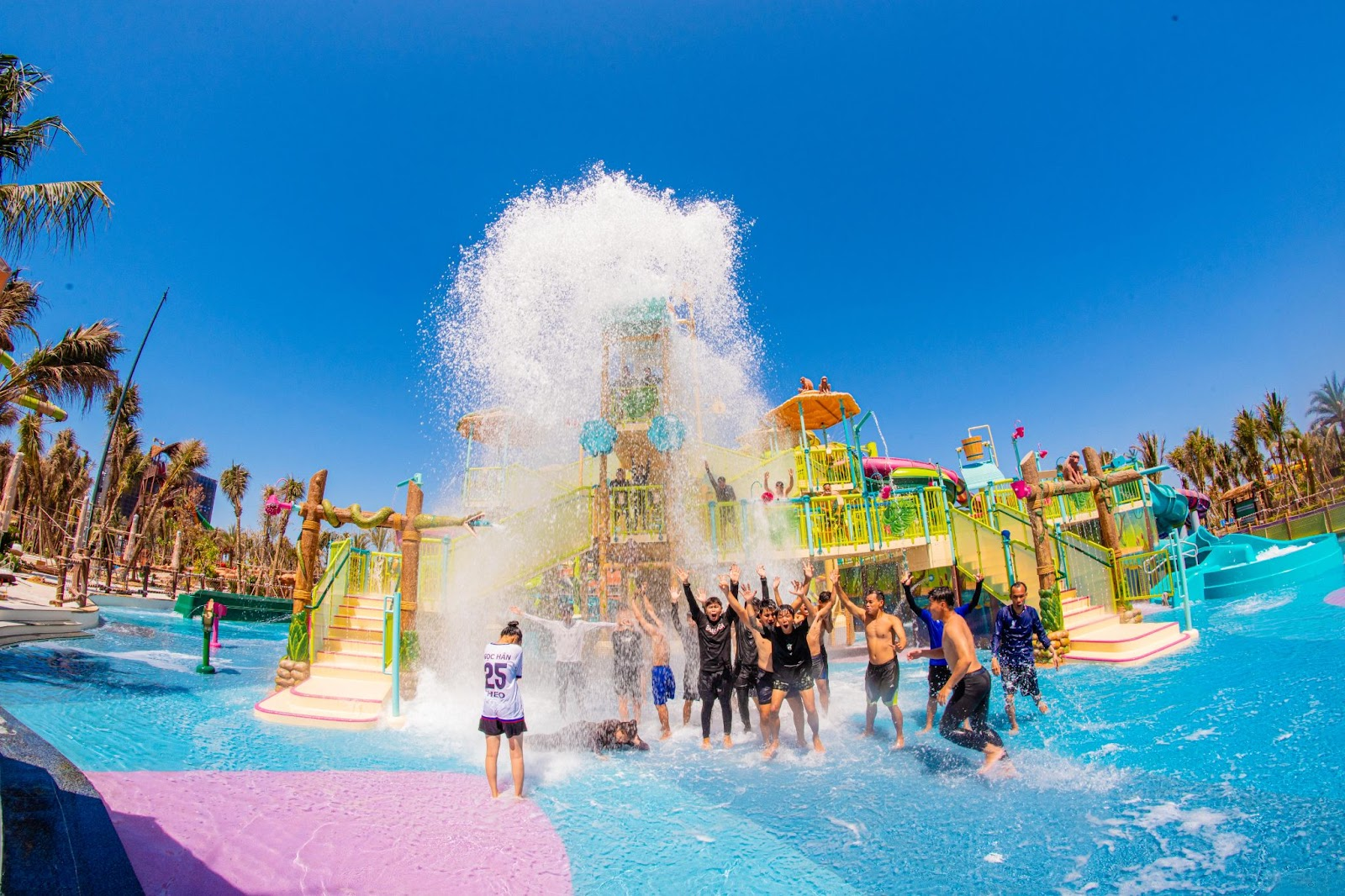Ngoài ra, bạn phải dành thời gian trải nghiệm “toạ độ” giải trí mới và hot nhất hiện này chính là Sun World Vung Tau