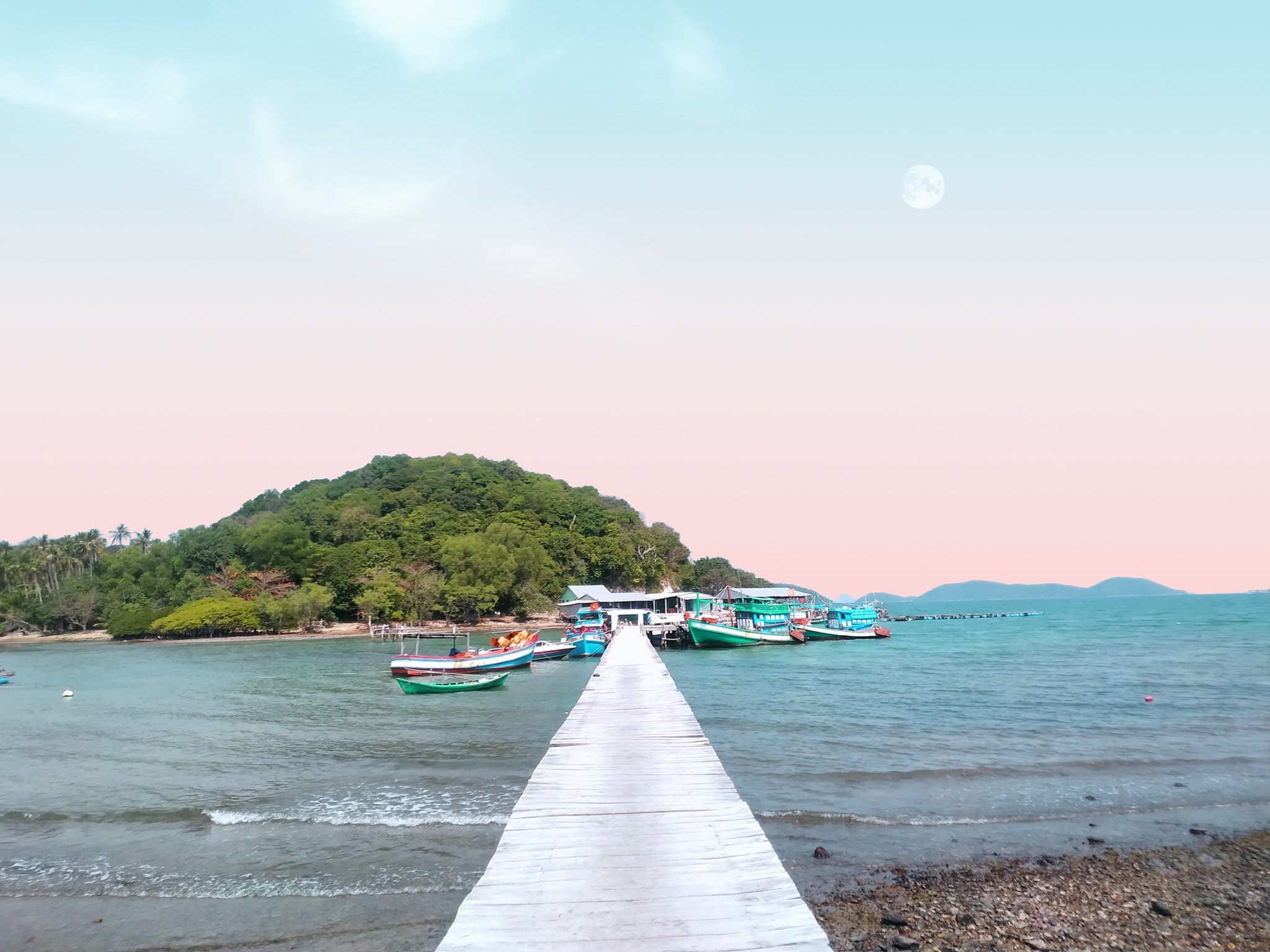 Lên kế hoạch khám phá Ba Hòn Đầm, giá vé tàu là câu hỏi đầu tiên của hầu hết du khách khi tìm kiếm hành trình vi diệu giữa lòng biển xanh