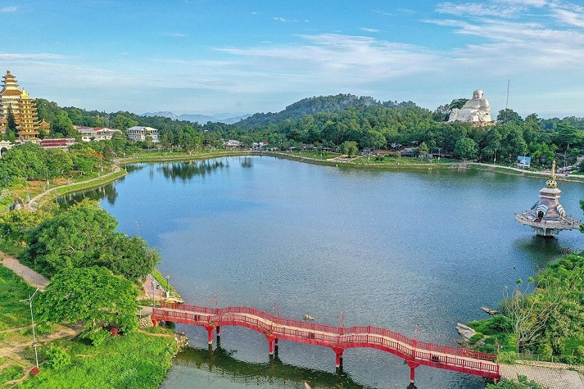 rong kinh nghiệm đi Núi Cấm An Giang, việc chọn phương tiện phù hợp sẽ quyết định phần lớn sự thuận tiện của chuyến đi