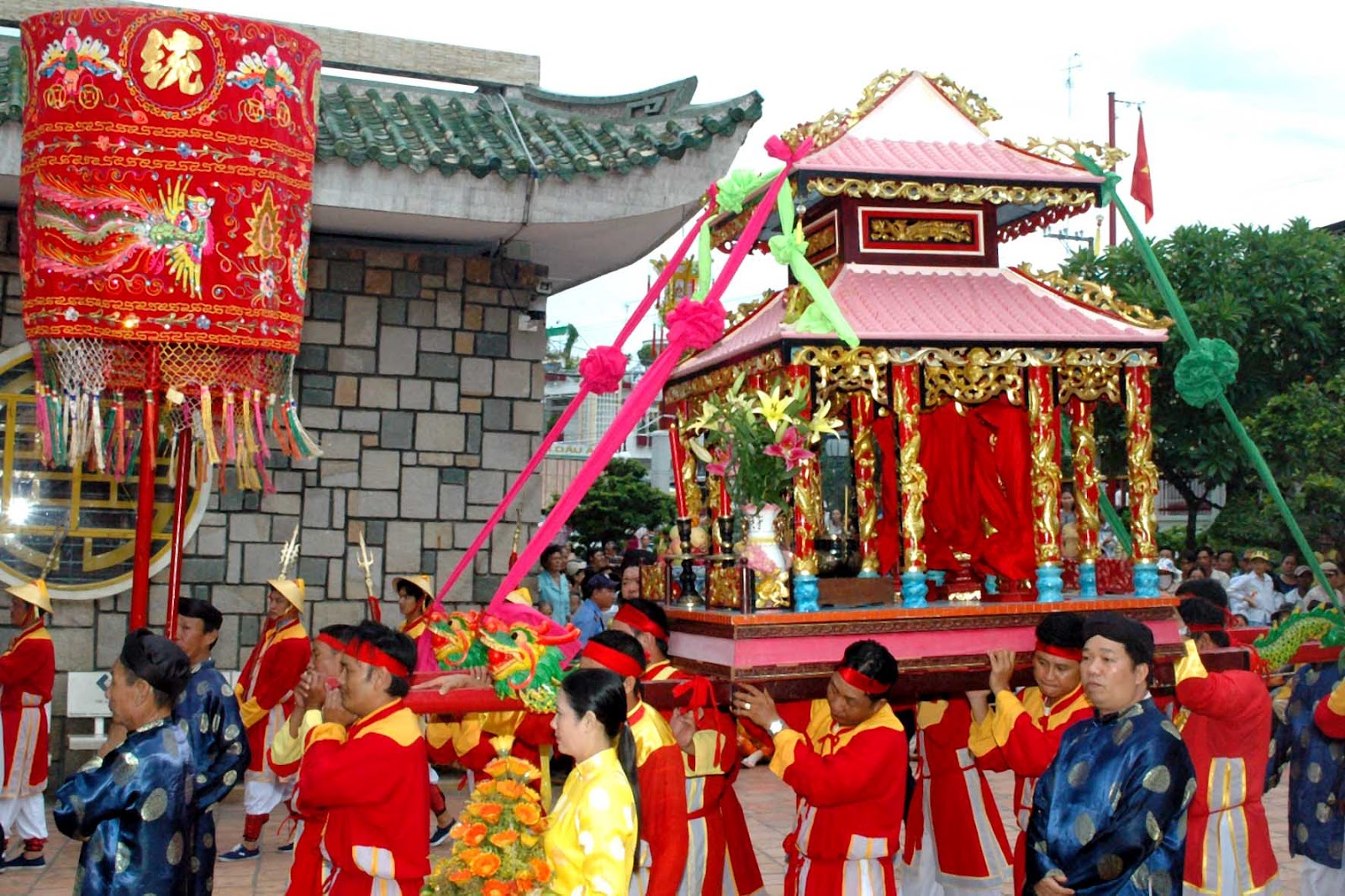Lễ hội Vía Bà tại Miếu Bà Chúa Xứ Núi Sam là lễ hội lớn, nhận được sự quan tâm của người dân