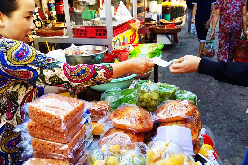Chợ Châu Đốc sở hữu nhiều món ăn vặt hấp dẫn