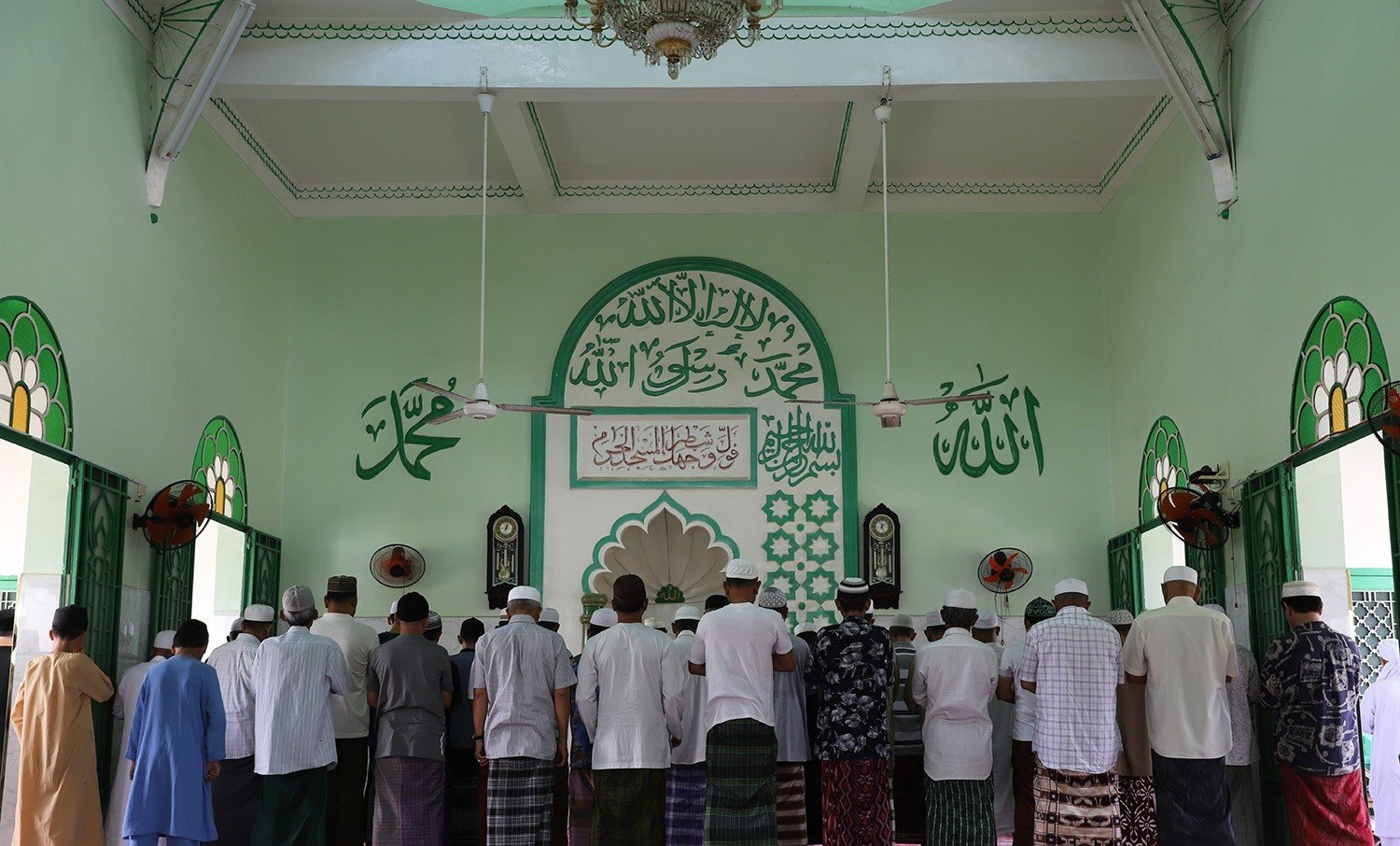 Cộng đồng người Chăm Islam sinh hoạt tại thánh đường