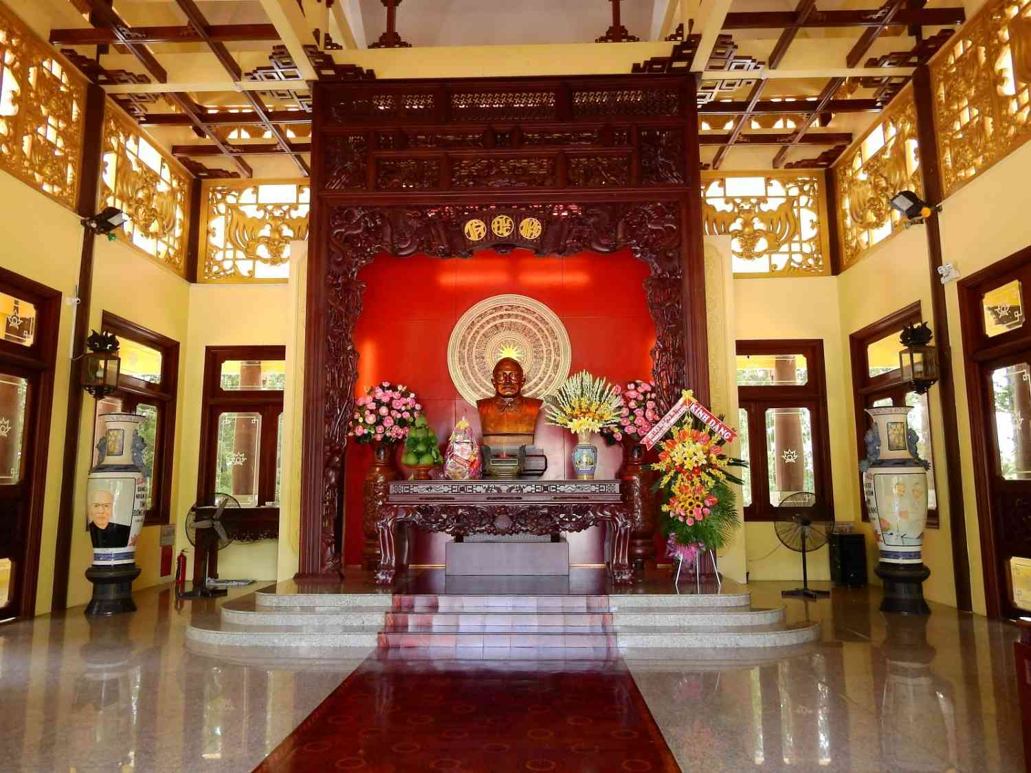 Khu lưu niệm Chủ tịch Tôn Đức Thắng là một trong những điểm tham quan nổi bật tại Cù lao Ông Hổ