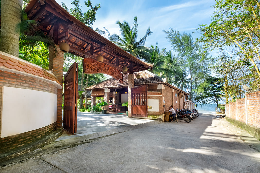 Resort ở khu vực trung tâm nên việc di chuyển đến khá dễ dàng và tiện lợi