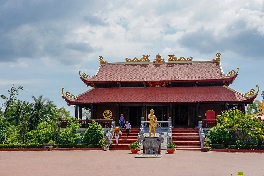 Đền thờ Nguyễn Trung Trực là điểm tham quan tâm linh nổi tiếng tại Bắc đảo