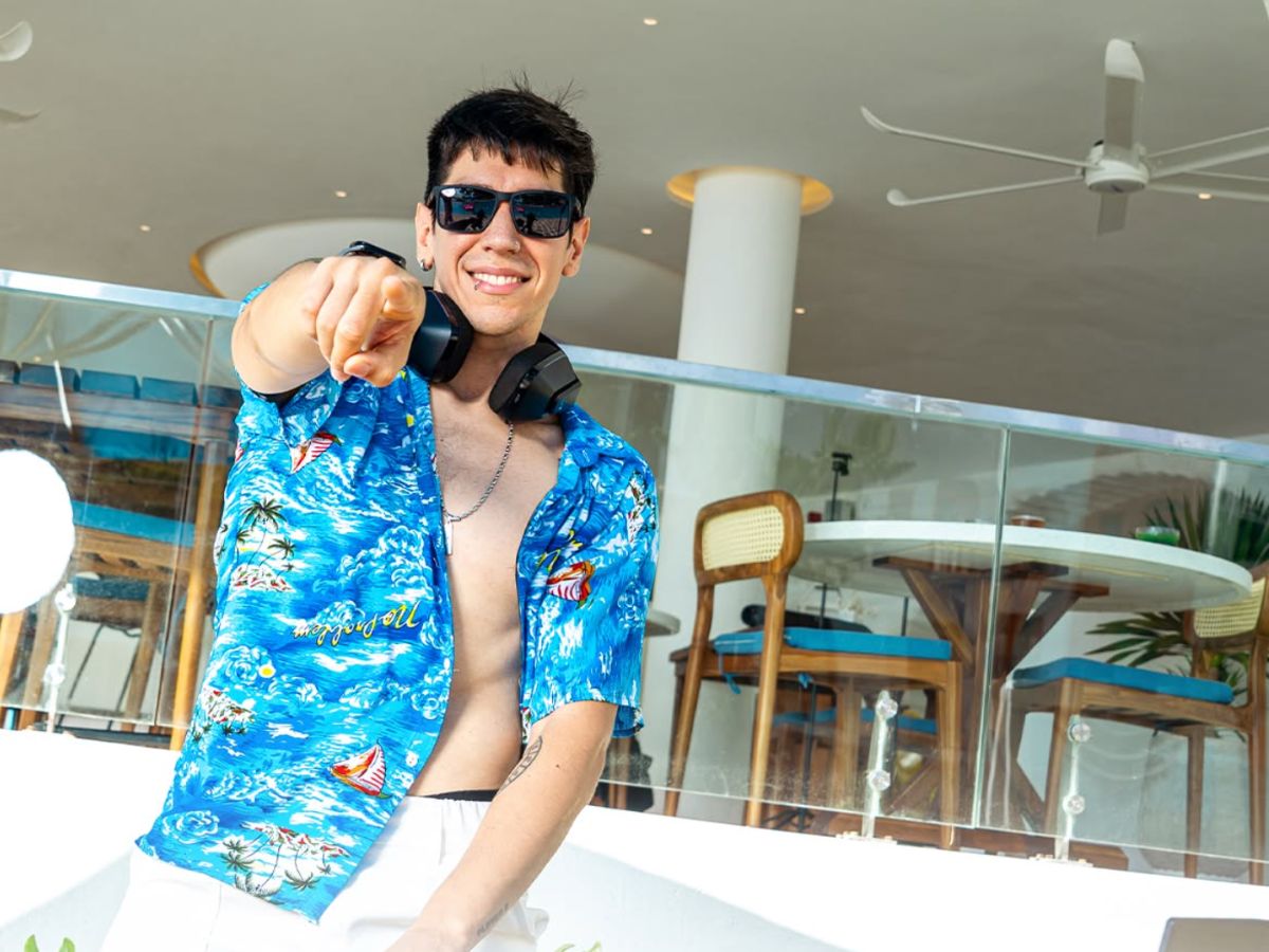 Live DJs and beach parties keep the energy going at Santo Beach Club.