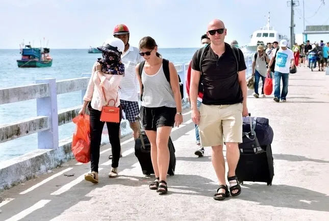 Tourists should apply for an e-visa if they wish to travel to Phu Quoc and mainland Vietnam.