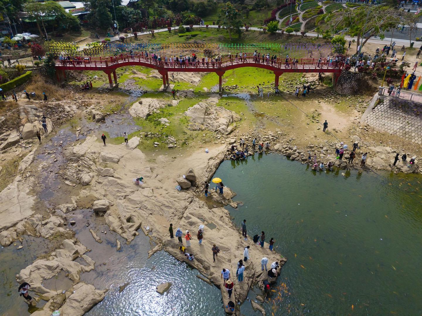 Khung cảnh yên bình tại hồ Thủy Liêm.