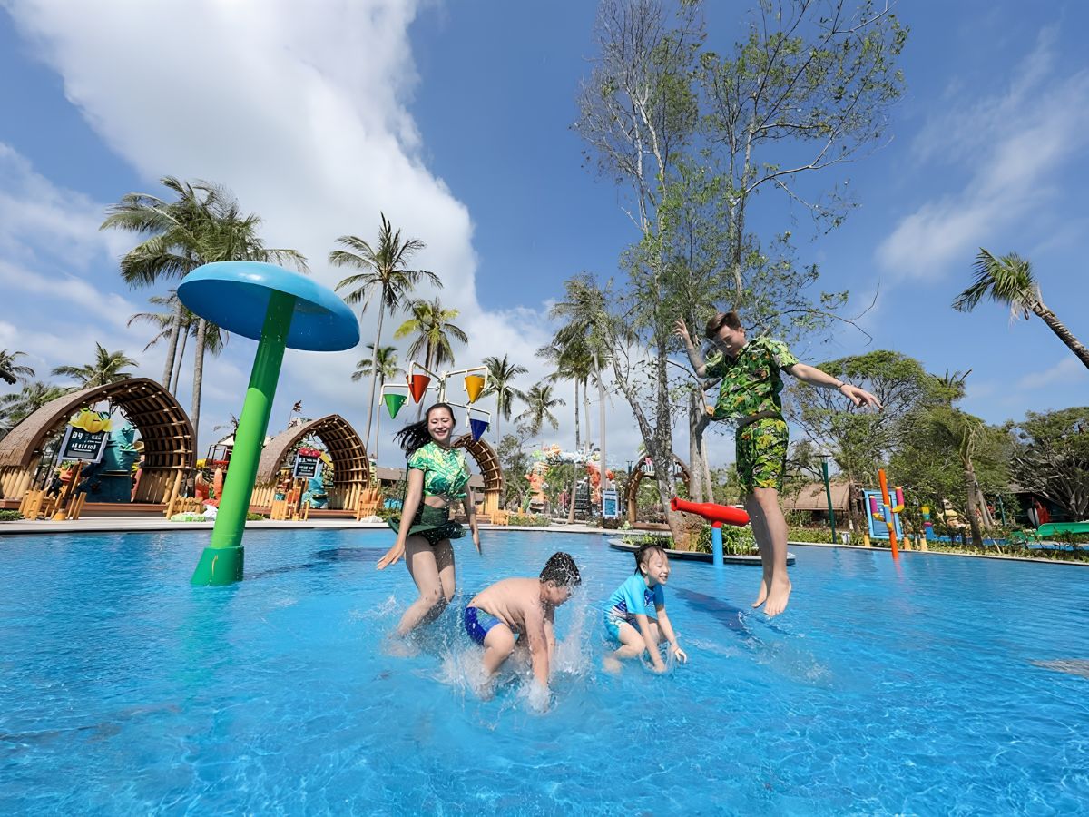 Vui chơi thỏa thích giữa không gian biển đảo tuyệt đẹp là trải nghiệm không thể bỏ lỡ khi đến Sun World Hon Thom. (Nguồn: Sưu tầm)