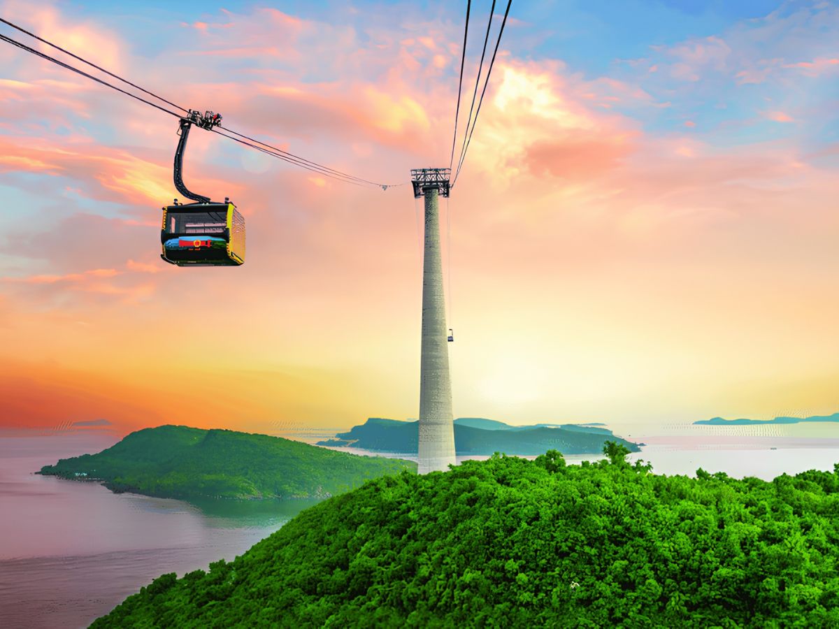 Từ cáp treo Hòn Thơm, du khách có thể chiêm ngưỡng vẻ đẹp rực rỡ của hoàng hôn trên vùng biển Nam đảo Phú Quốc. (Nguồn: Sưu tầm)