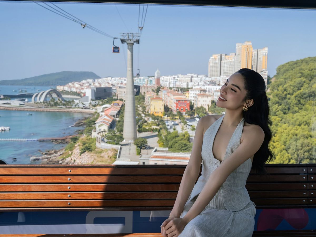 Du khách check in tại cáp treo Hòn Thơm giúp du khách ghi lại những bức ảnh đẹp với khung cảnh biển đảo Phú Quốc đầy cuốn hút. (Nguồn: Sưu tầm)