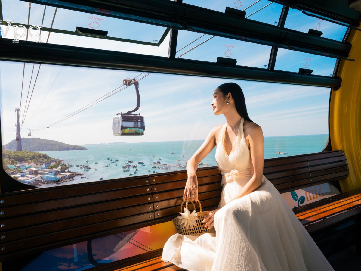 Cáp treo Hòn Thơm đưa du khách ngắm trọn vẻ đẹp biển đảo trên hành trình đến Aquatopia. (Nguồn: Sưu tầm)