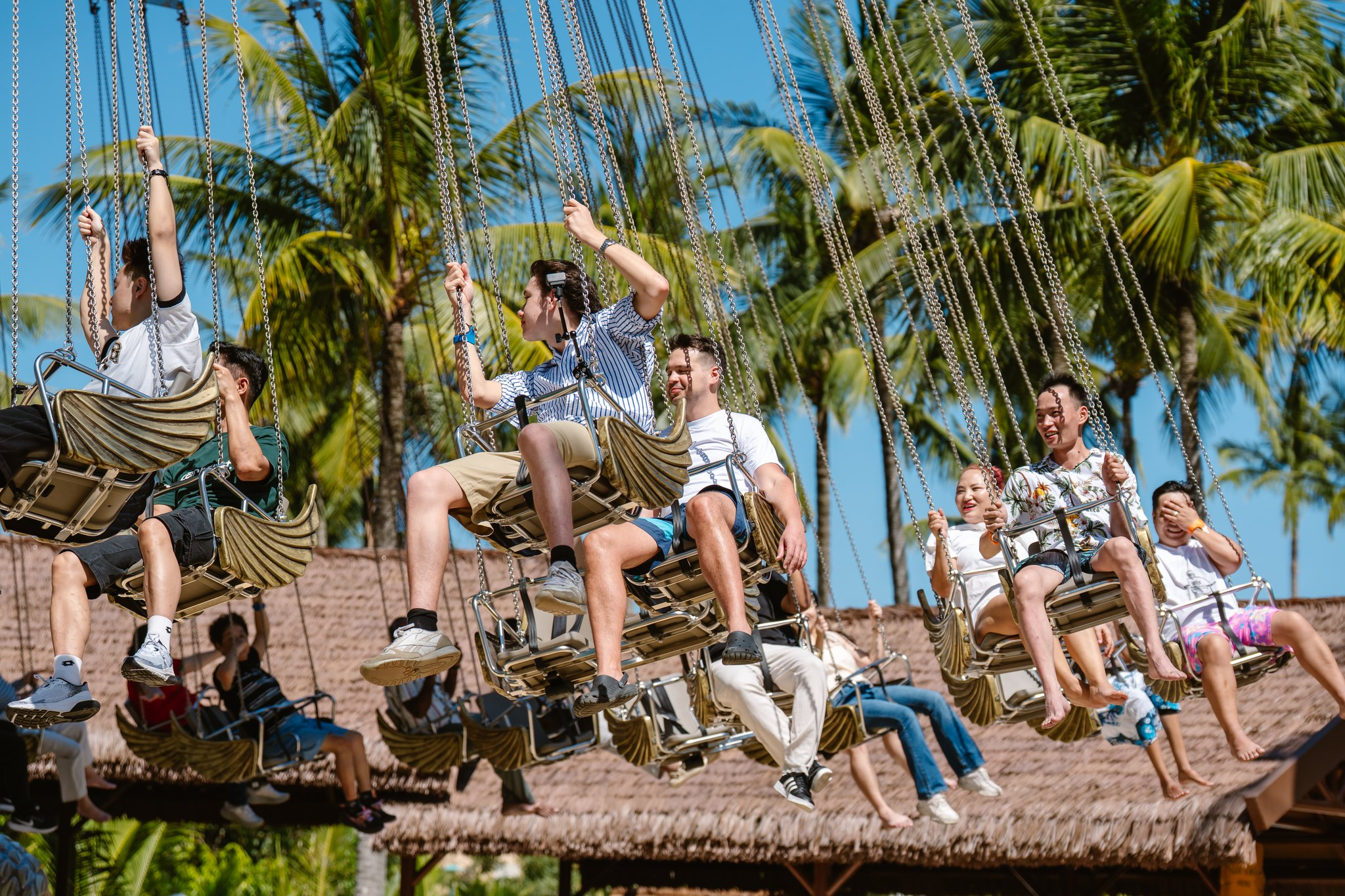 Kết hợp trải nghiệm vui chơi thỏa thích tại Sun World Hon Thom