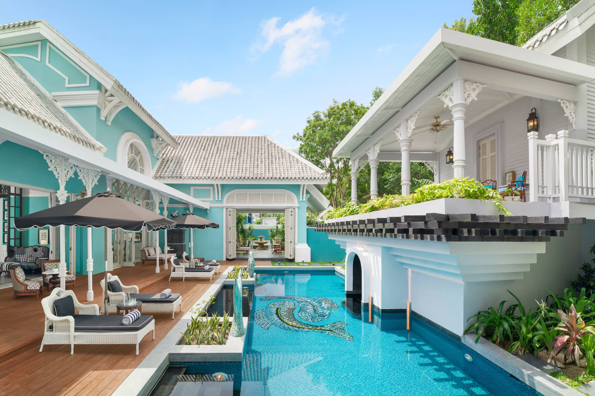 JW Marriott Phu Quoc Emerald Bay Resort & Spa với thiết kế độc đáo lấy cảm hứng từ một trường đại học Pháp giả tưởng