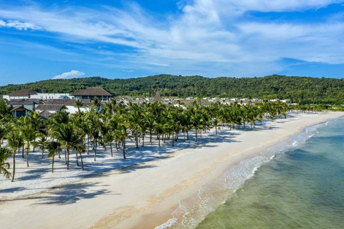 Bãi Kem được vinh danh trong top 50 bãi biển đẹp nhất thế giới do Flight Network bình chọn