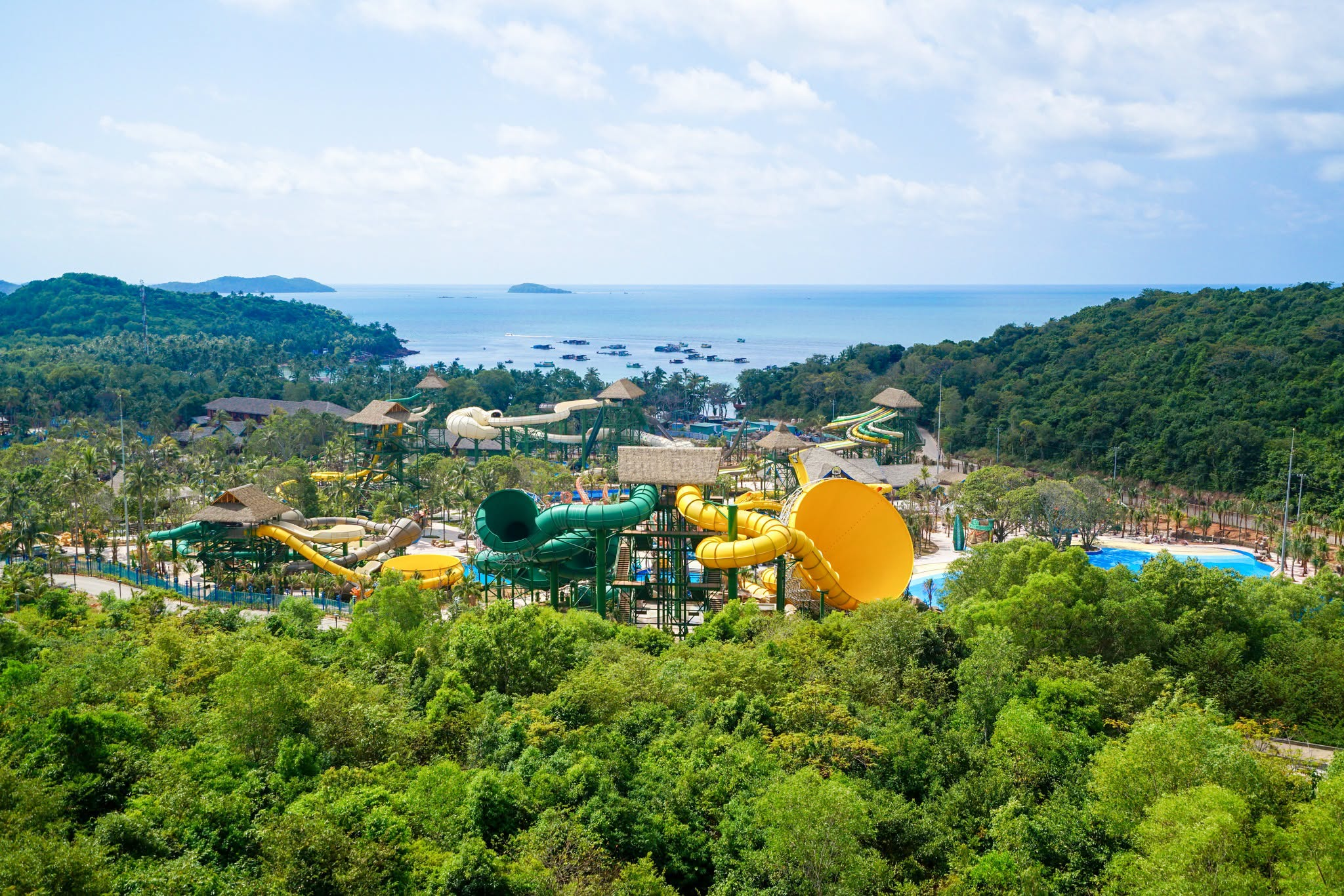 Aquatopia mang đến hàng chục trò chơi nước hiện đại cho mọi lứa tuổi. (Nguồn: Sưu tầm)