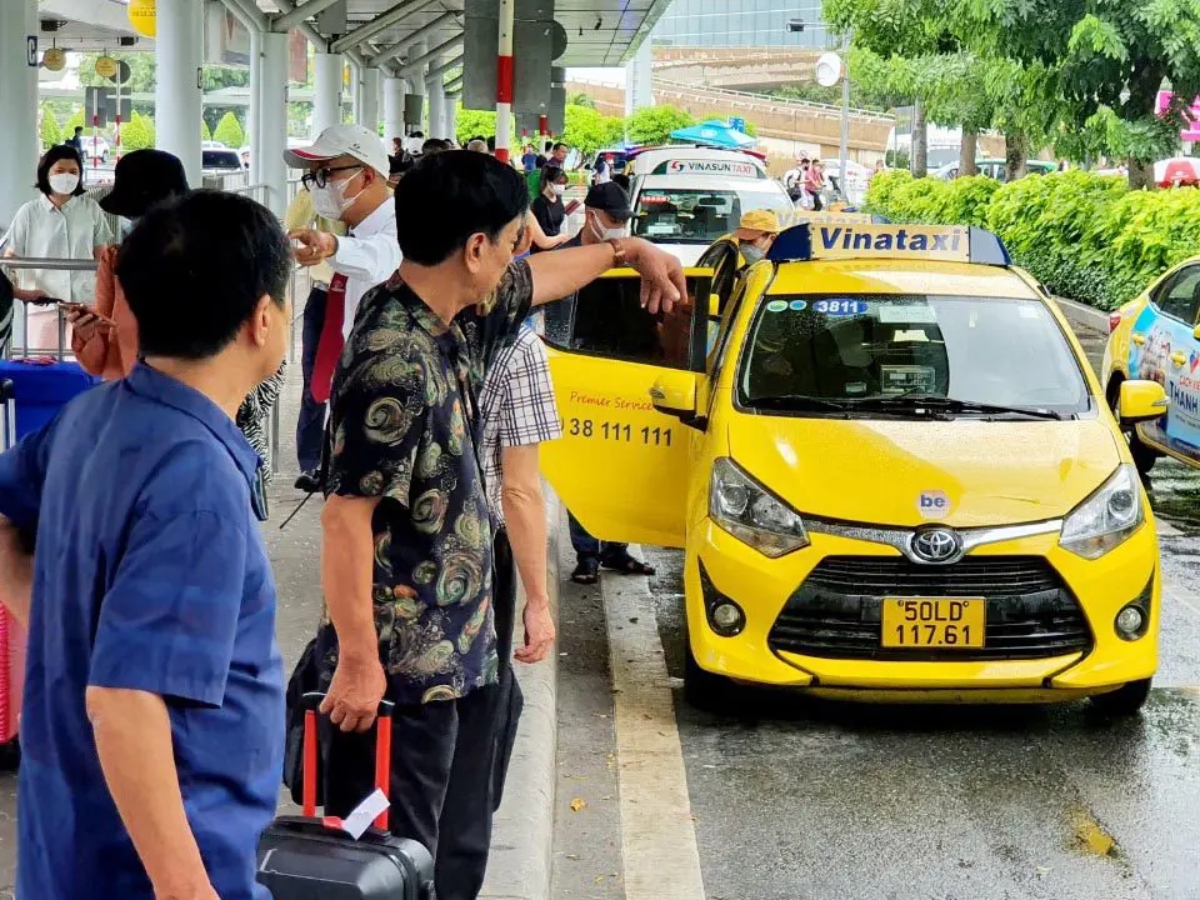 Di chuyển bằng taxi là lựa chọn thuận tiện, nhanh chóng. (Nguồn: Sưu tầm)