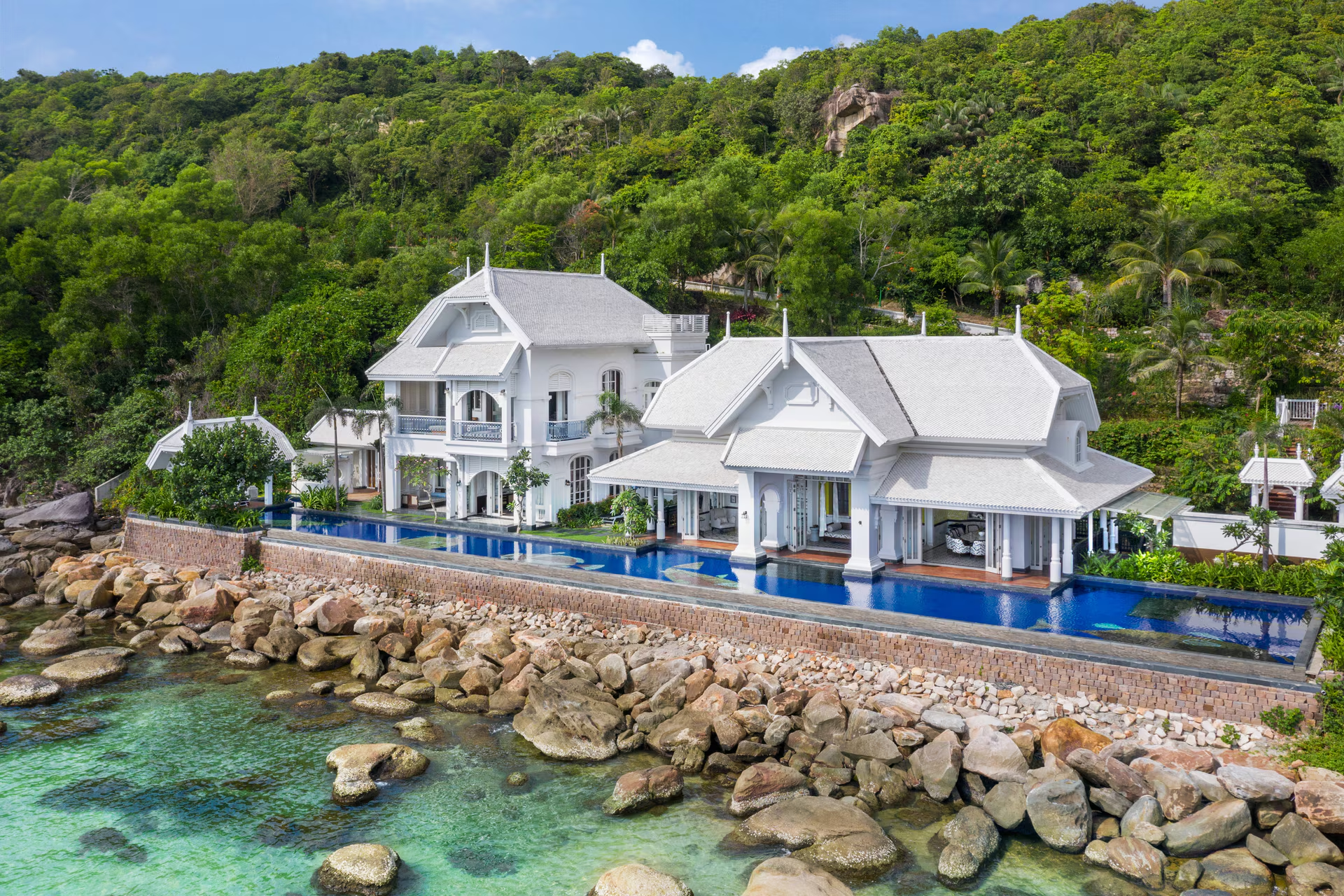 Không gian nghỉ dưỡng sang trọng tại JW Marriott Phu Quoc Emerald Bay bên bãi Kem. (Nguồn: Sưu tầm)