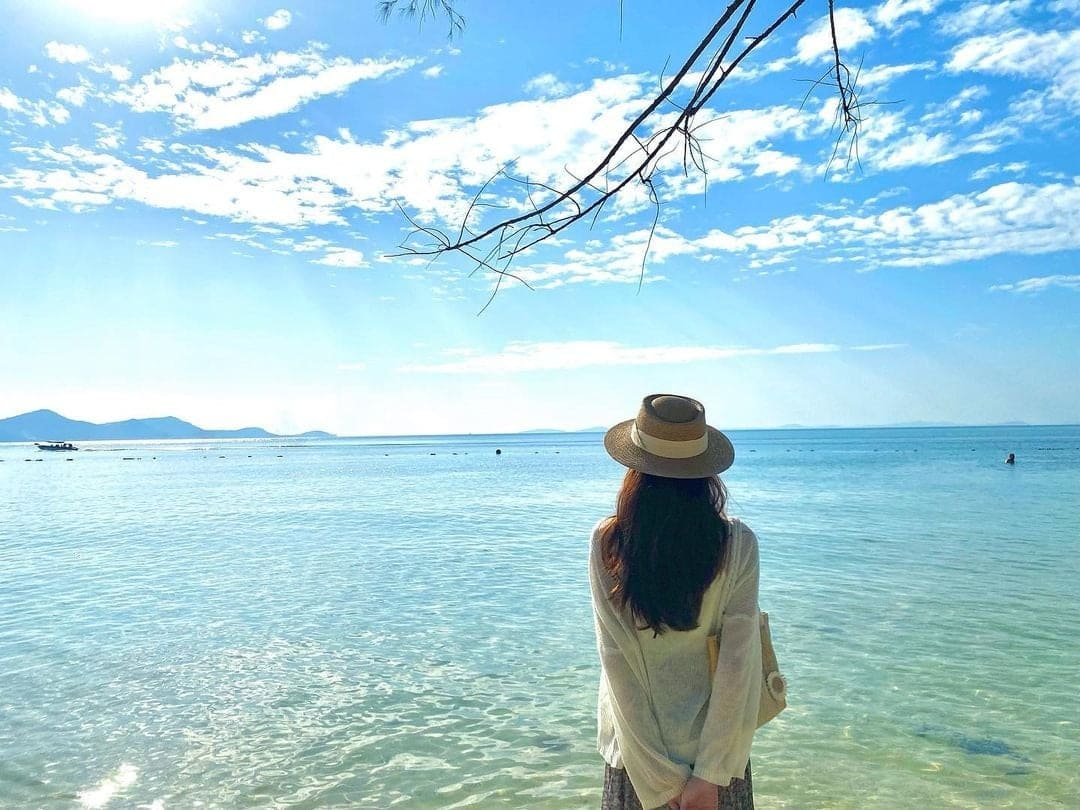 Khung cảnh yên bình và làn nước trong xanh tại Bãi Sao