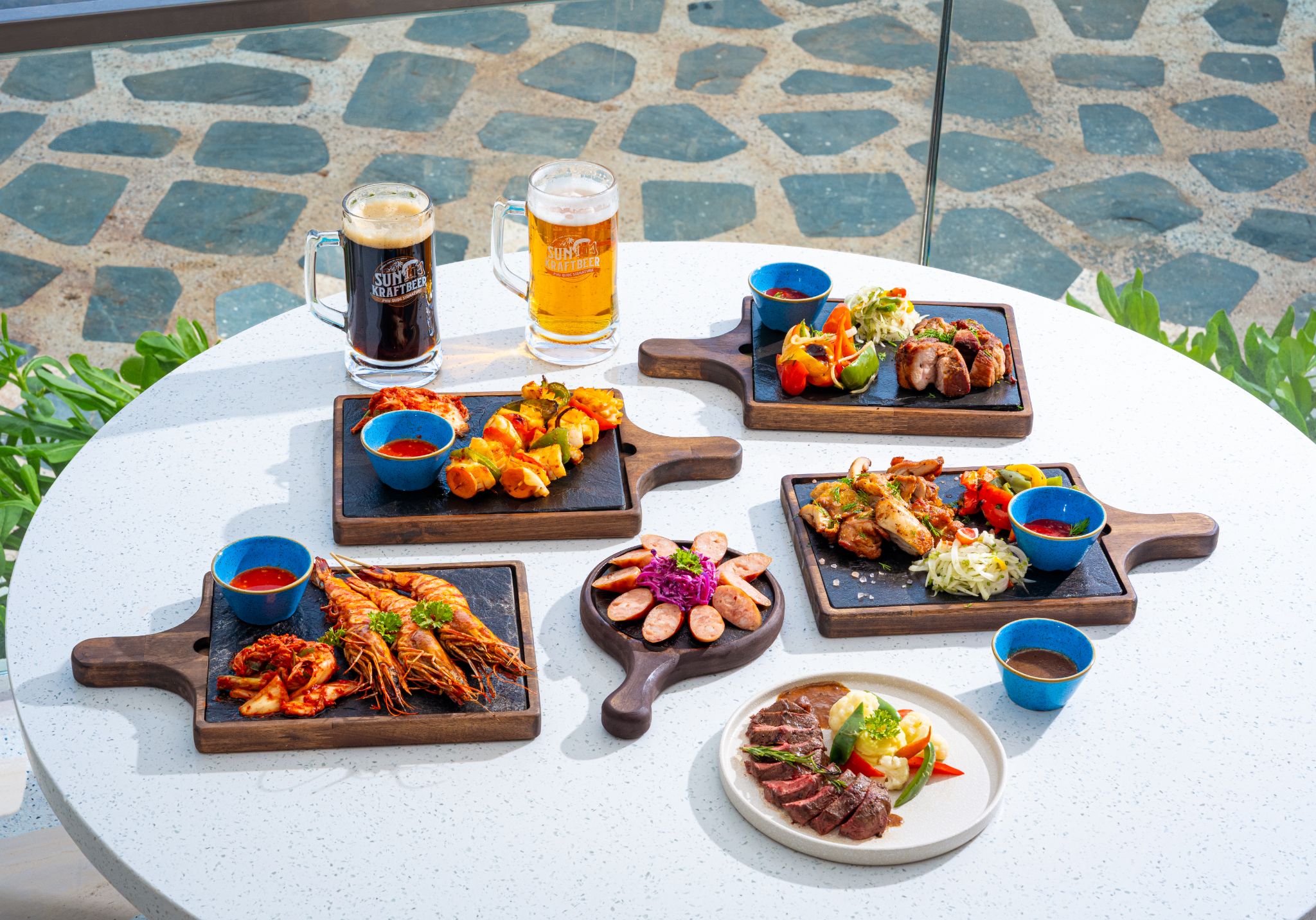 Thế giới ẩm thực tại Santo Beach Club Hòn Thơm. (Nguồn: Sưu tầm)