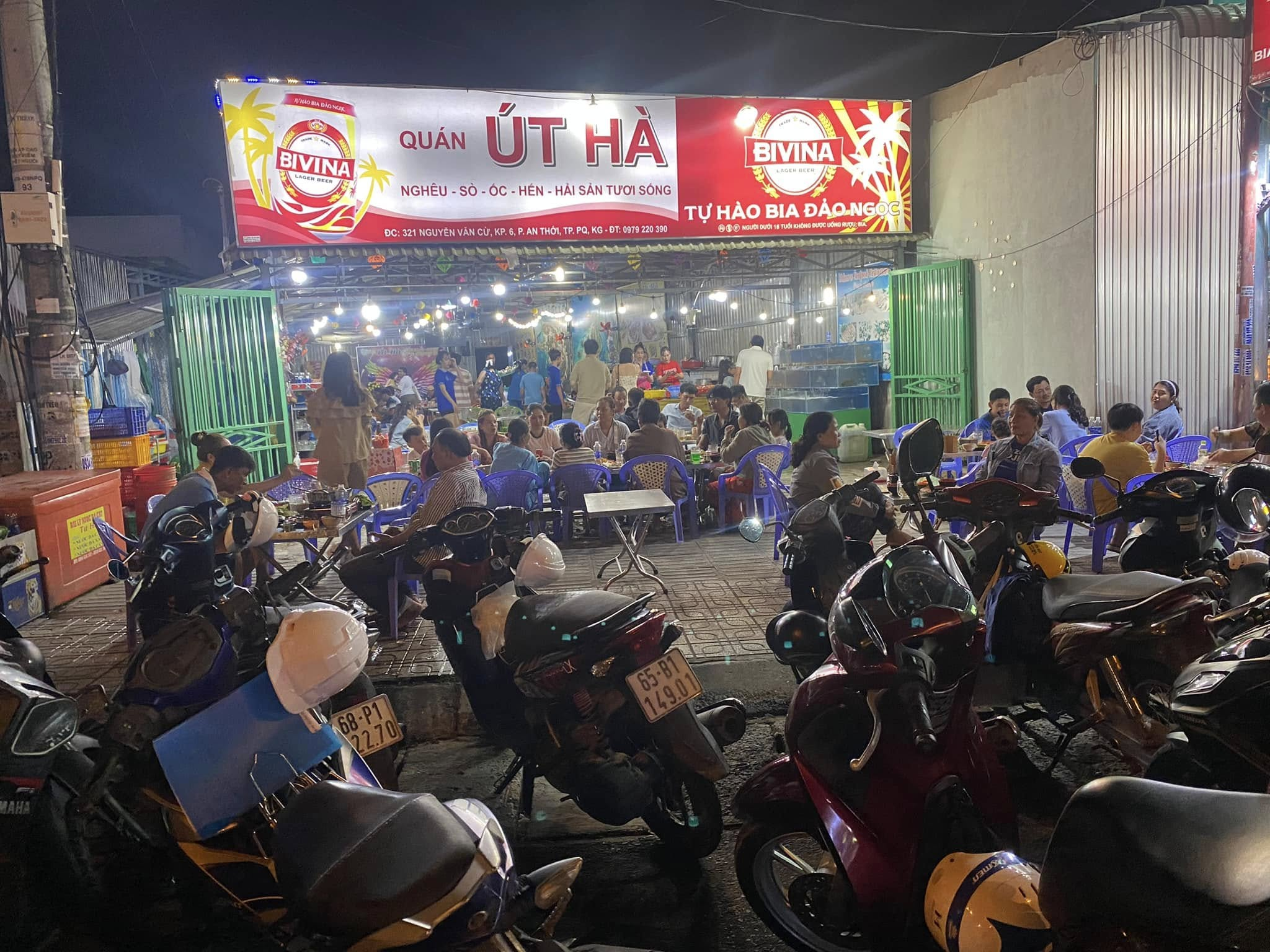 Quán hải sản Út Hà với giá bình dân và các món ăn tươi ngon