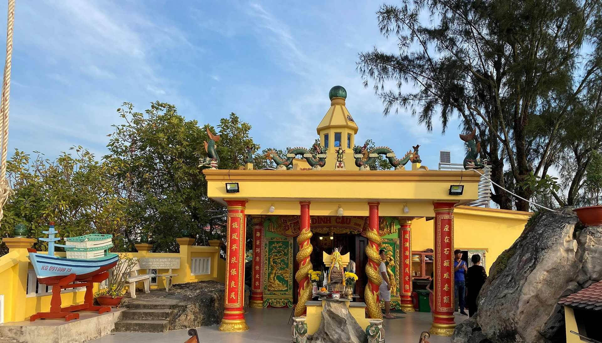 Lễ hội Dinh Cậu được tổ chức trang trọng hàng năm