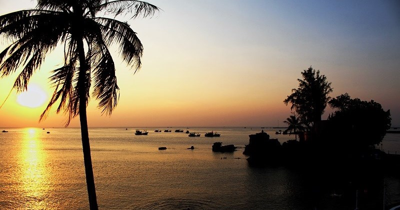 Hoàng hôn rực rỡ tại Dinh Cậu
