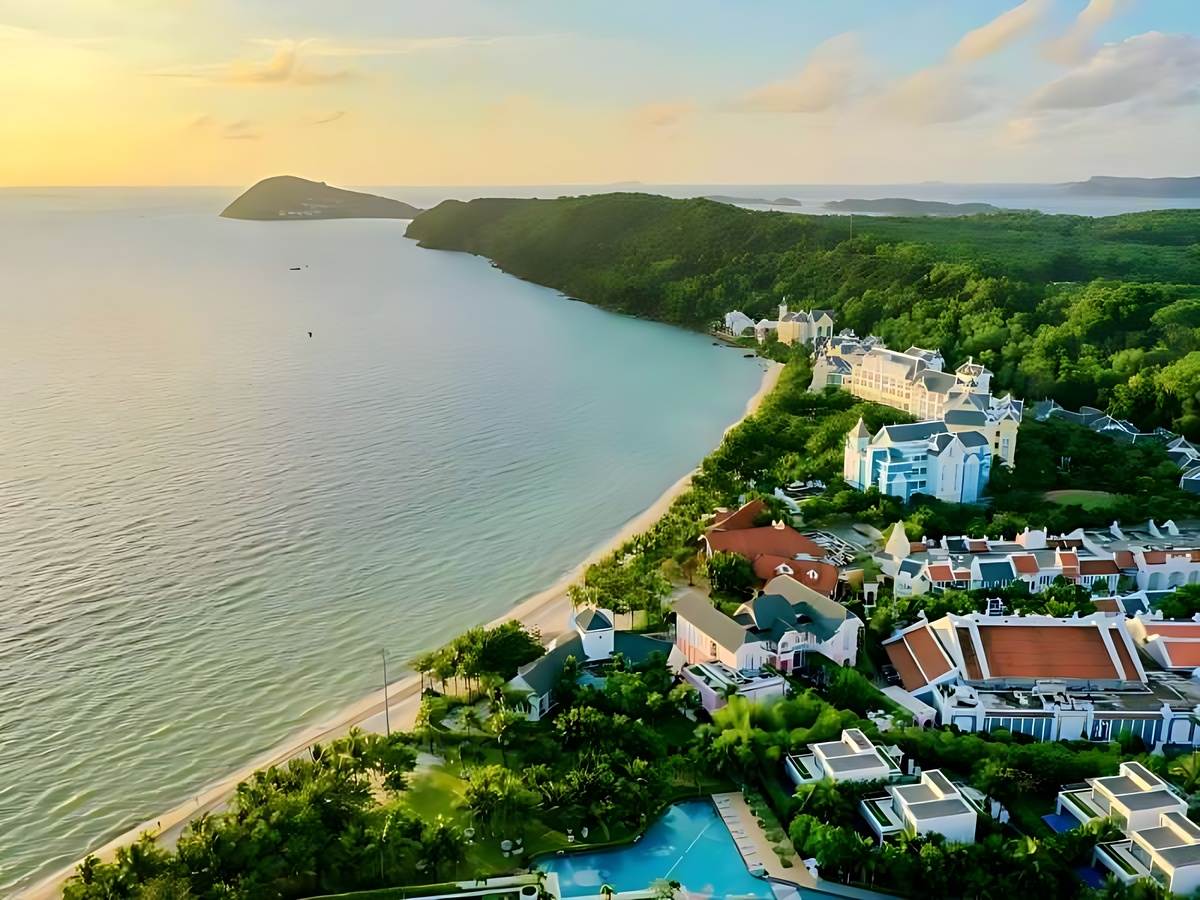 JW Marriott Phú Quốc di chuyển thuận tiện nhưng cần phương tiện hỗ trợ.