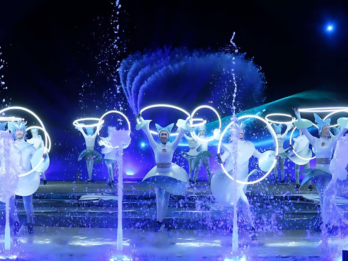 Show kể về tình yêu đại dương bằng ánh sáng âm nhạc.