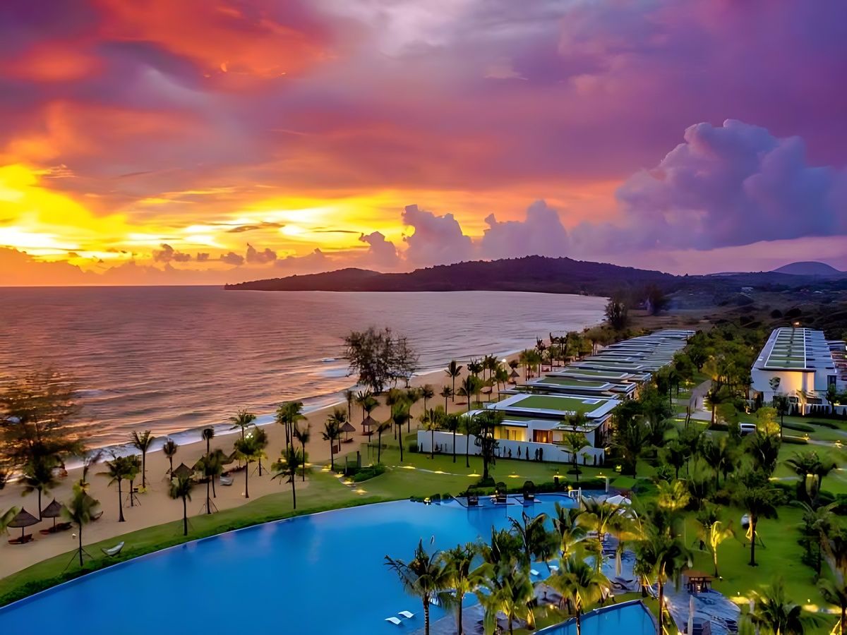 Khách sạn Phú Quốc view hoàng hôn phía Tây Nam đảo, tầm nhìn biển thoáng đẹp tự nhiên.