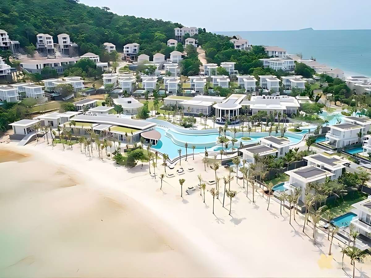 Premier Village Phu Quoc với biệt thự hồ bơi riêng có view hoàng hôn.