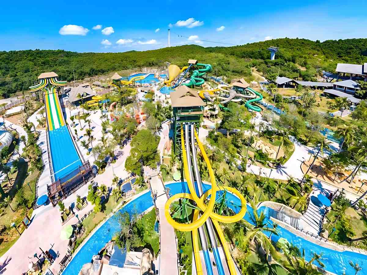 Sun World Hon Thom hấp dẫn du khách với công viên nước Aquatopia.