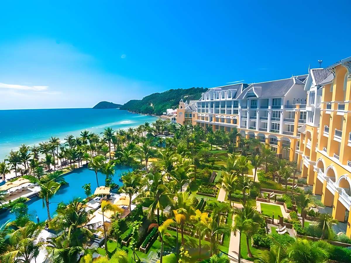 Combo vé máy bay + khách sạn giúp đơn giản hóa kế hoạch và tối ưu trải nghiệm.
