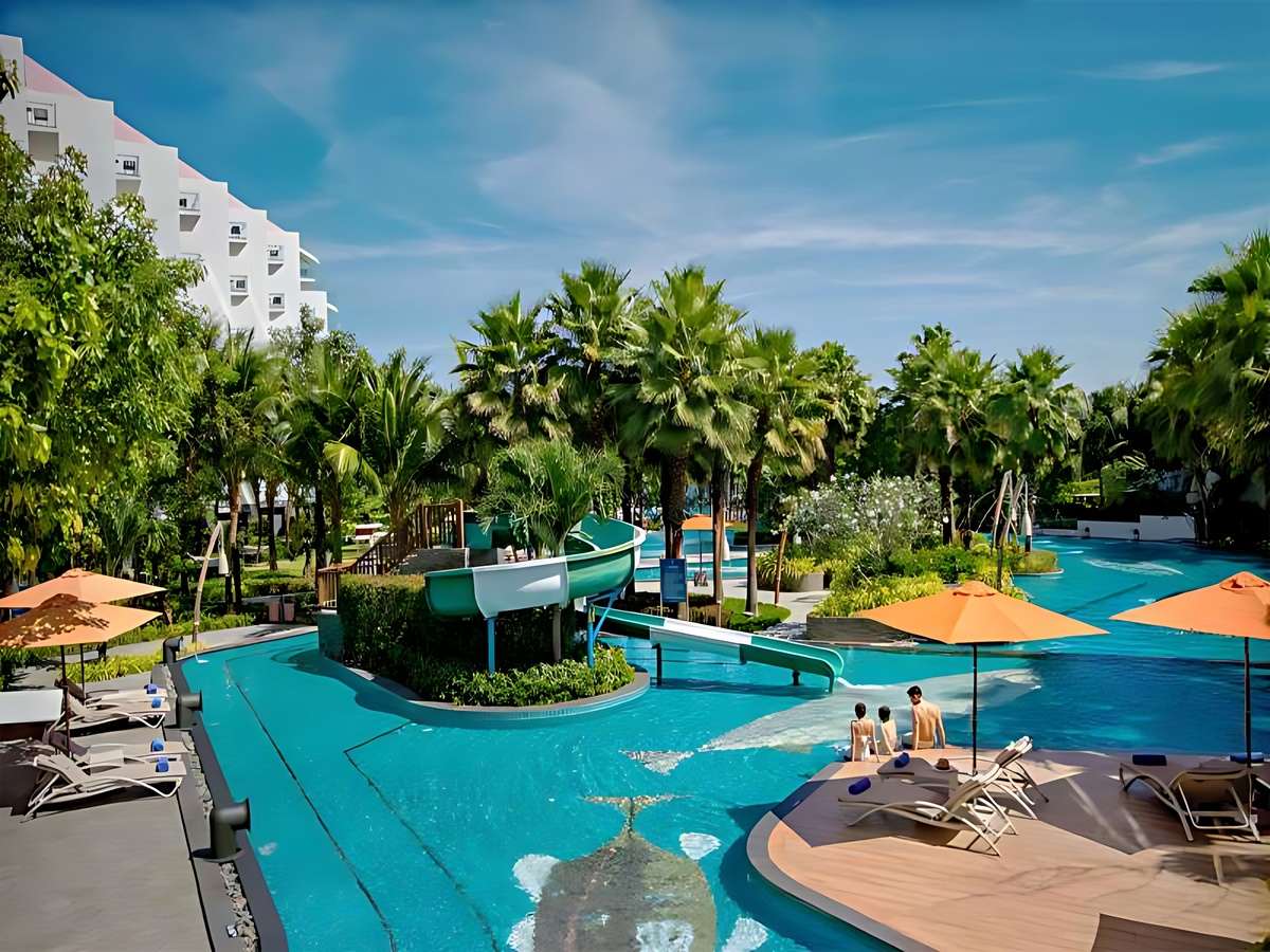 Premier Residences Phú Quốc Emerald Bay, resort hiện đại trẻ trung hướng biển.