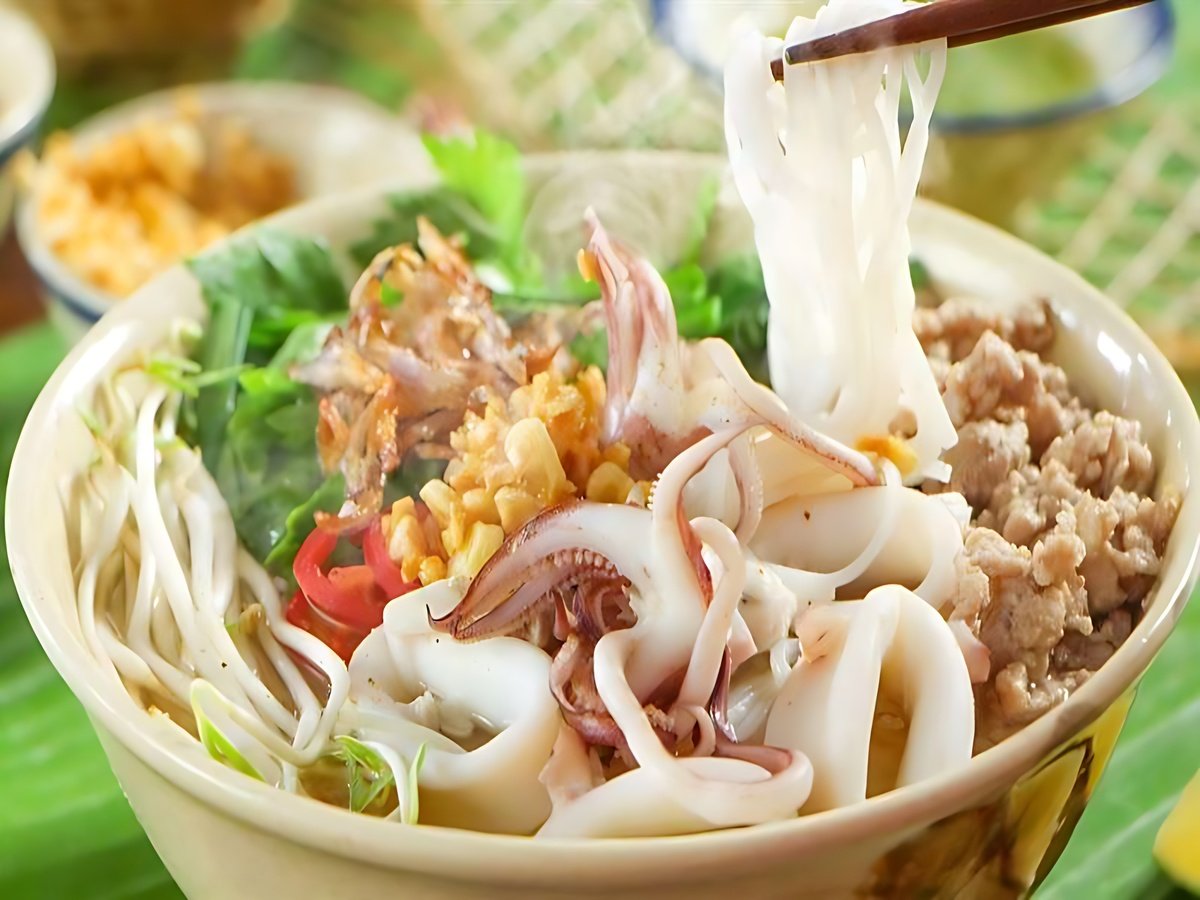 Không khí mát mẻ buổi sáng Phú Quốc, trải nghiệm ẩm thực địa phương hấp dẫn