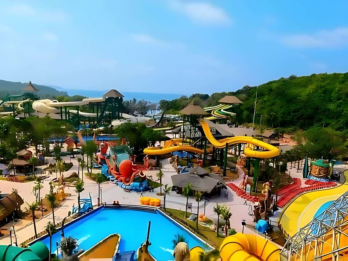 Công viên nước Aquatopia Phú Quốc, nhiều trò chơi hiện đại cho mọi độ tuổi.