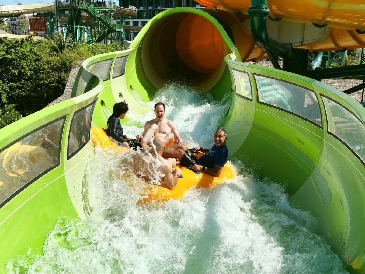 Aquatopia Water Park at Sun World Hon Thom offers exciting water attractions for visitors of all ages. (Source: Collected)