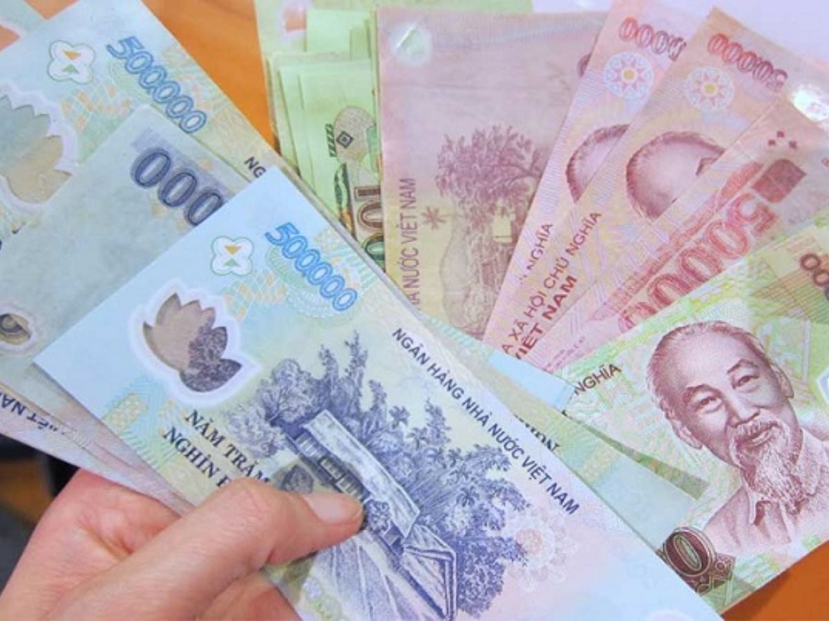 Vietnamese Dong (VND) is the official currency used for everyday transactions throughout Phu Quoc. (Source: Collected)