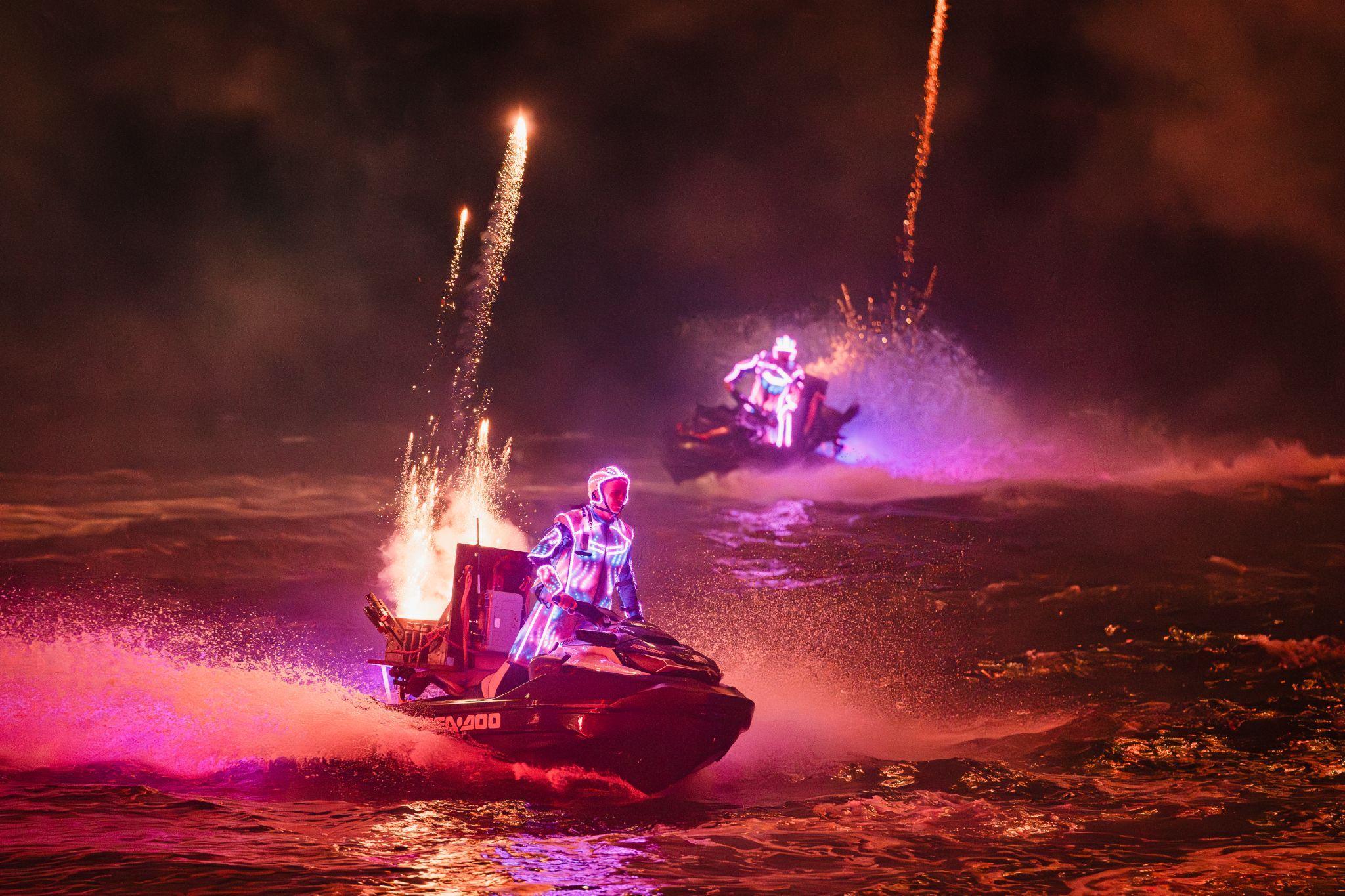 Symphony of the Sea mùa 3 sẽ tăng số lượng nghệ sĩ trình diễn Jetski lên 14 người.