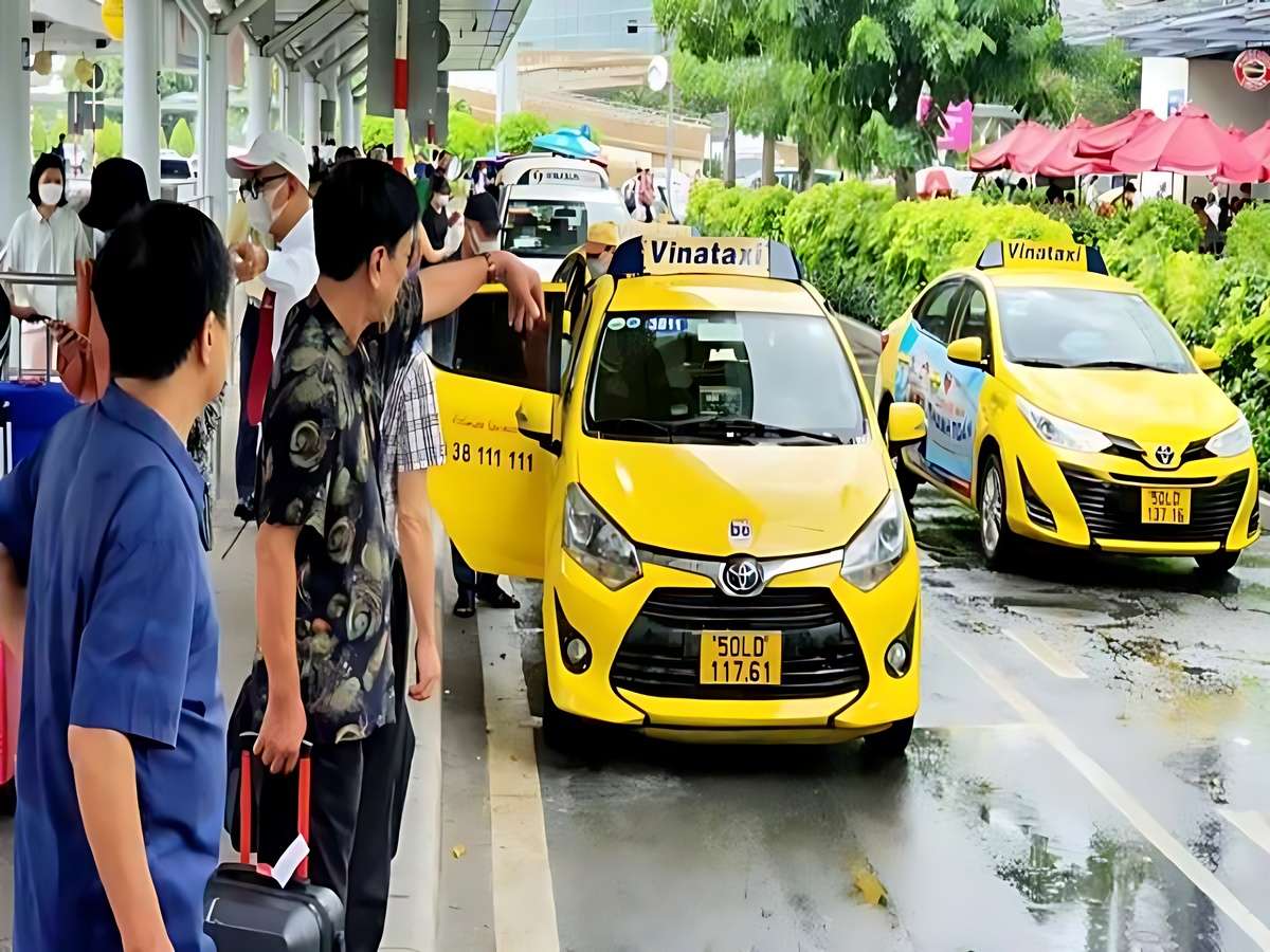 Travelers can easily take a taxi from the airport to their hotel.